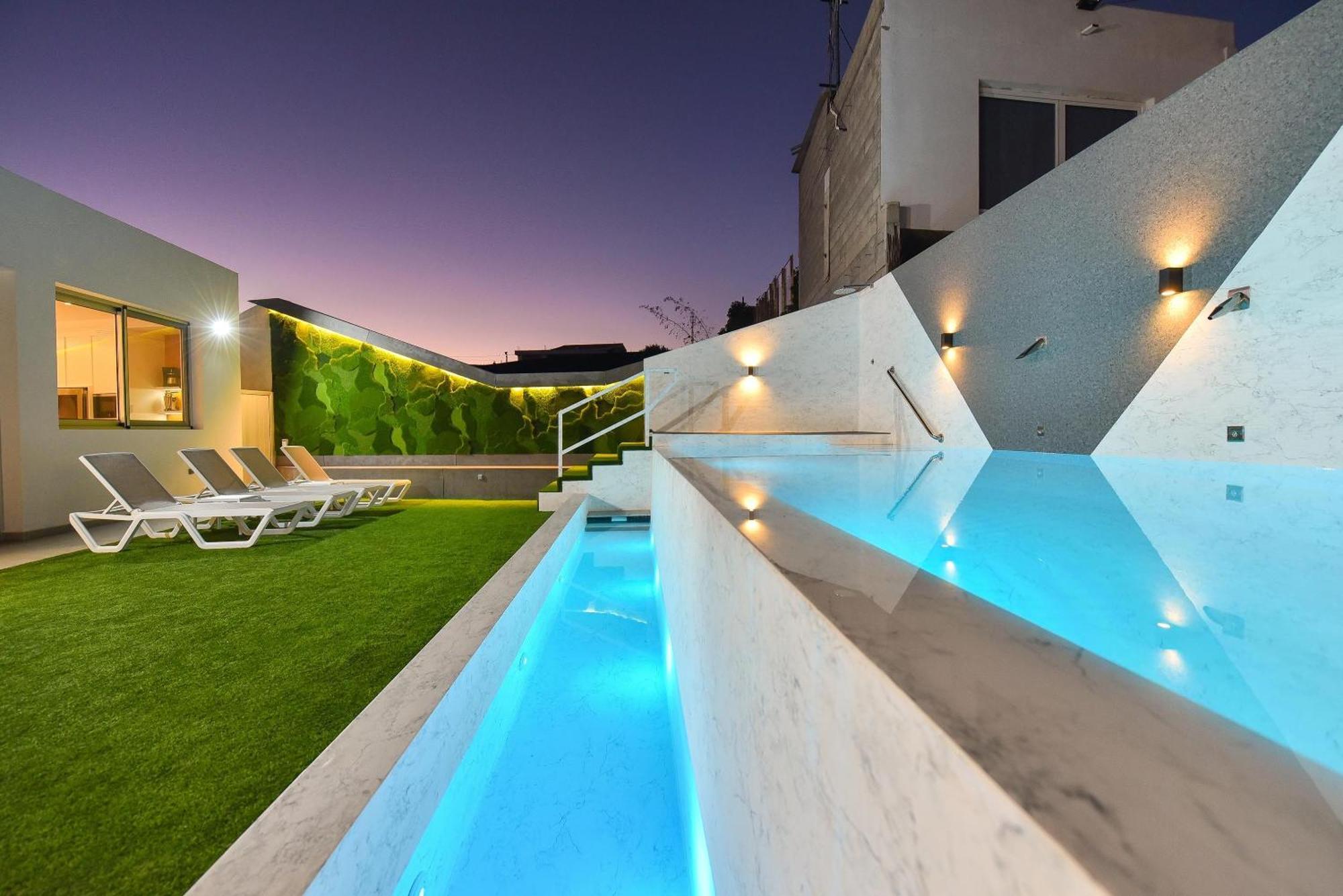 Salado Salobre, Gran Canaria Private Heated Pool Modern Luxury Tranquil Getaway