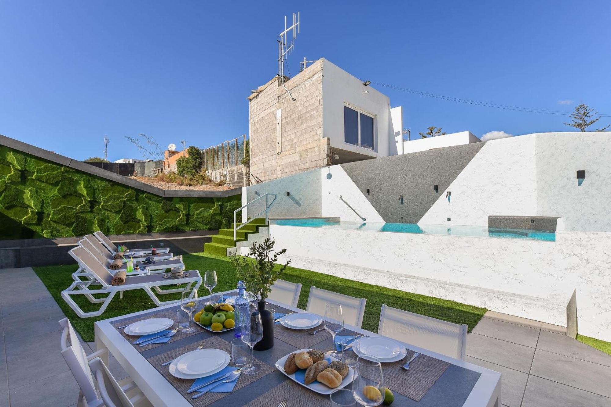 Salado Salobre, Gran Canaria Private Heated Pool Modern Luxury Tranquil Getaway *