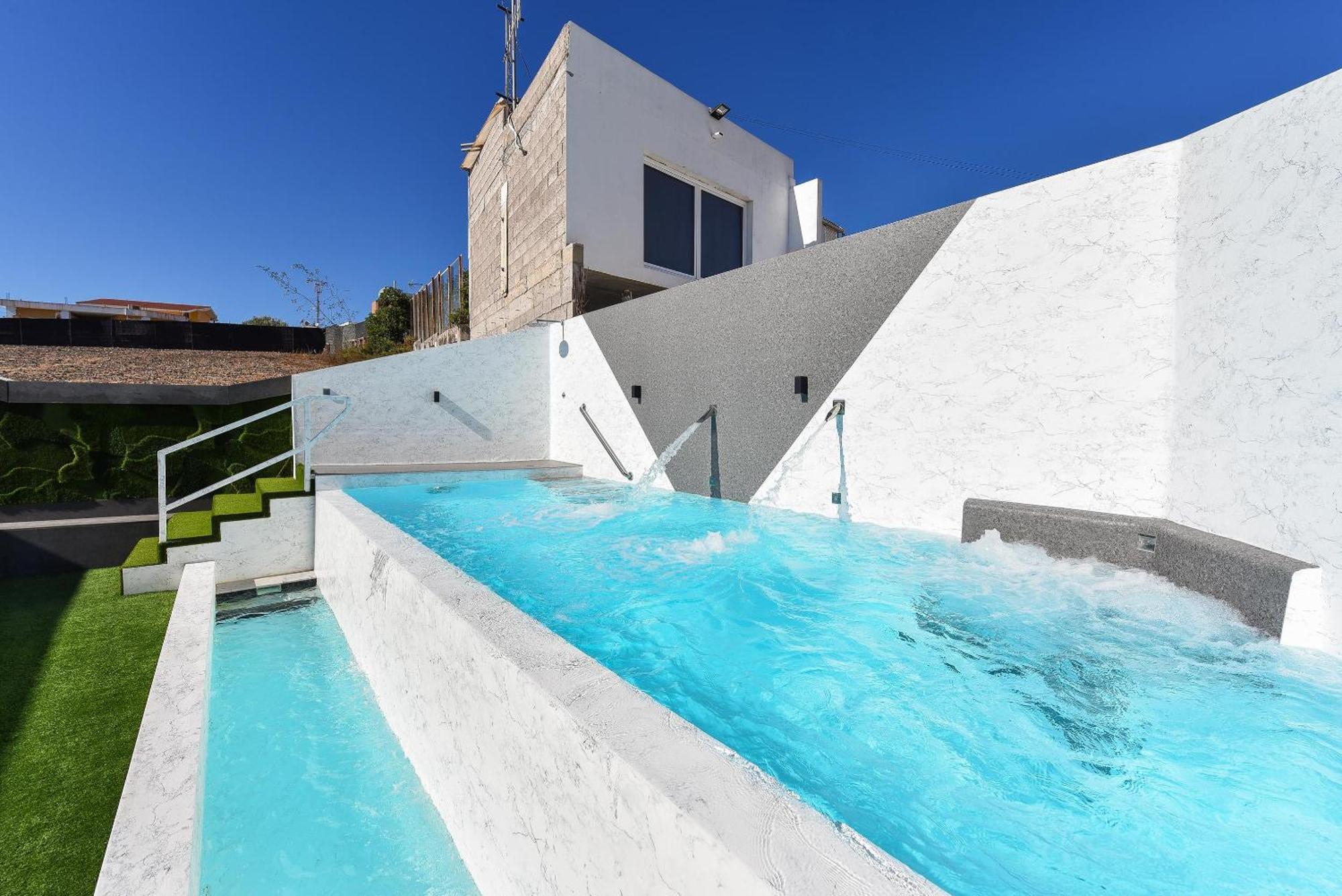 Salado Salobre, Gran Canaria Private Heated Pool Modern Luxury Tranquil Getaway