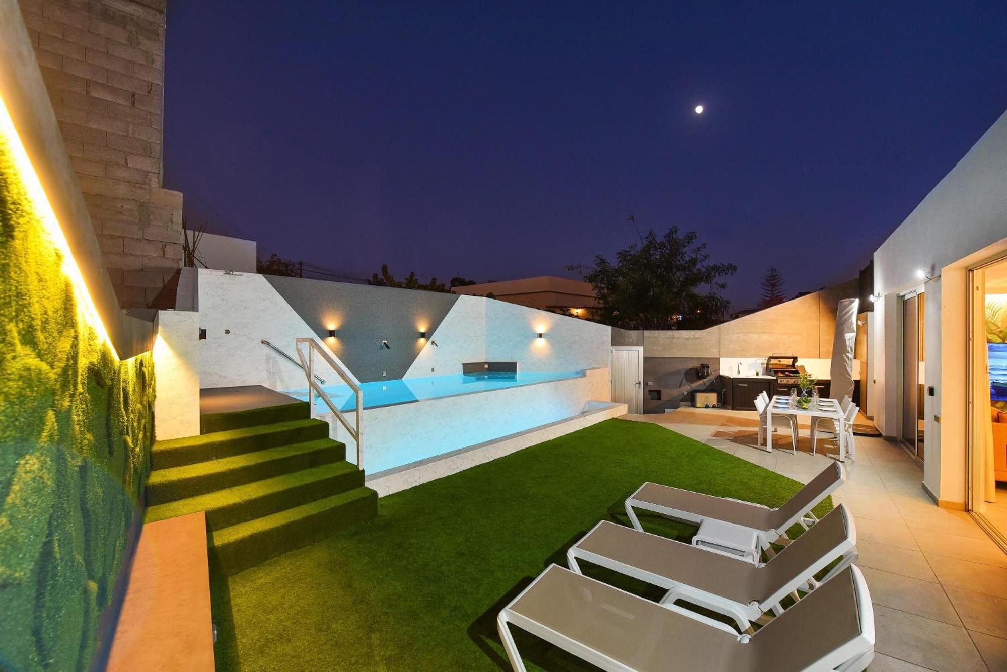 Salado Salobre, Gran Canaria Private Heated Pool Modern Luxury Tranquil Getaway *
