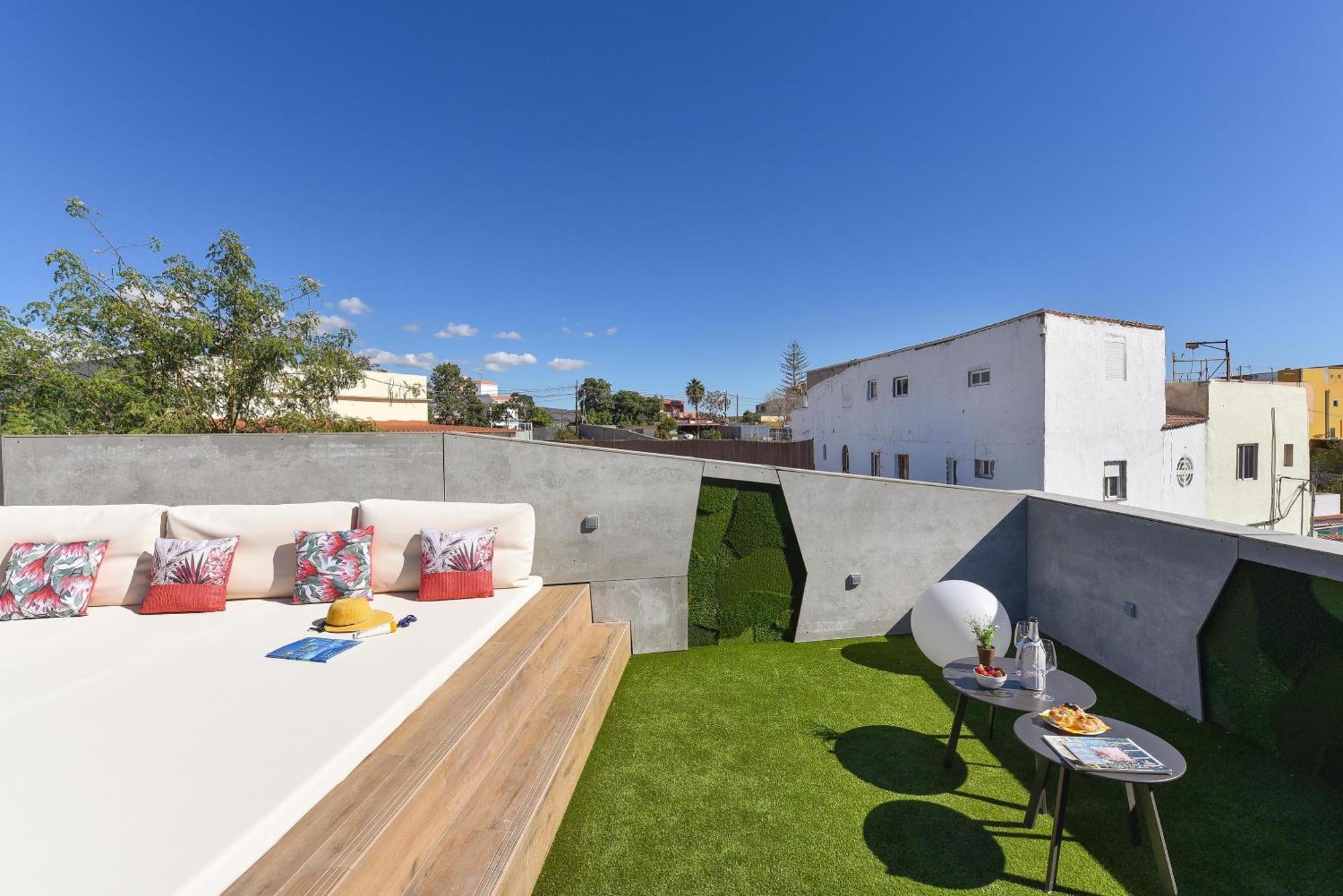 Salado Salobre, Gran Canaria Private Heated Pool Modern Luxury Tranquil Getaway Villaer